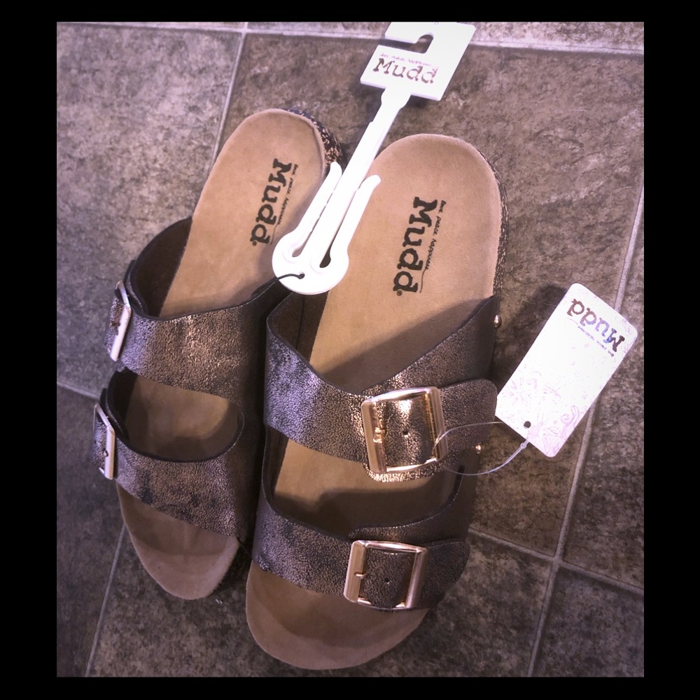 **SOLD** Mudd Women’s Buckle sandals - Picture 1 of 5
